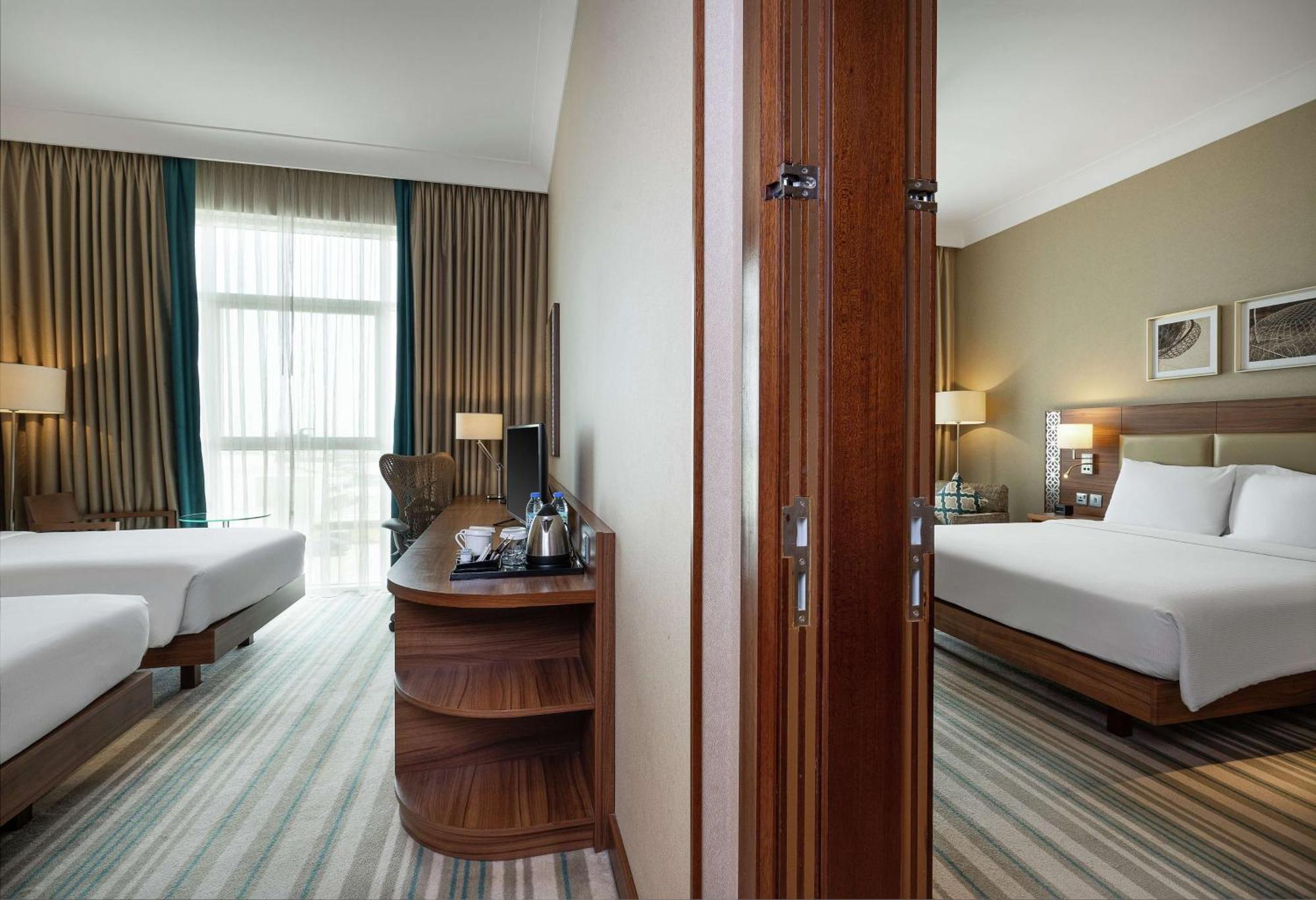 Hilton Garden Inn Dubai Al Mina - Jumeirah Dış mekan fotoğraf